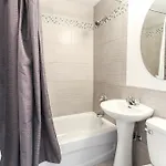 Modern Studio In Downtown Mtl By Sonder